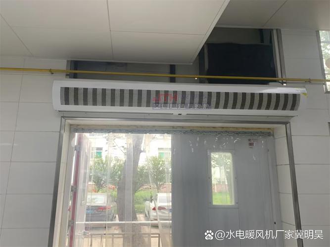 顶吹式风幕机的工作原理